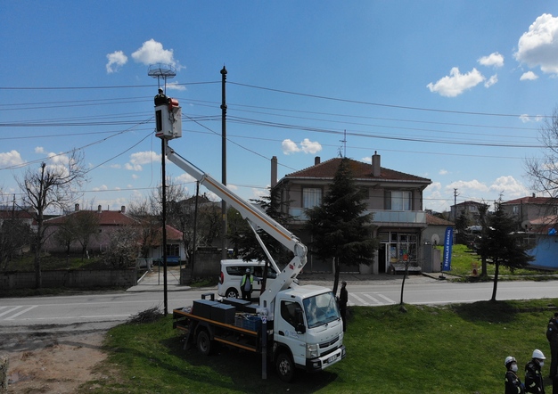 TREDAŞ’ın güvenli göç güzergâhında leyleklerin yuvası hazır